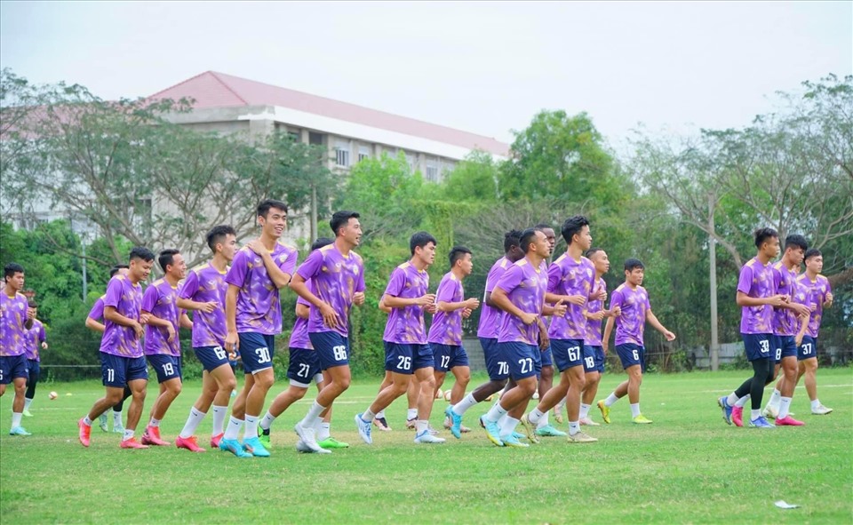 Clb Bóng Đá Hồng Lĩnh Hà Tĩnh có sự chuẩn bị kỹ lưỡng về lực lượng Clb Bóng Đá Hồng Lĩnh Hà Tĩnh có sự chuẩn bị kỹ lưỡng về lực lượng