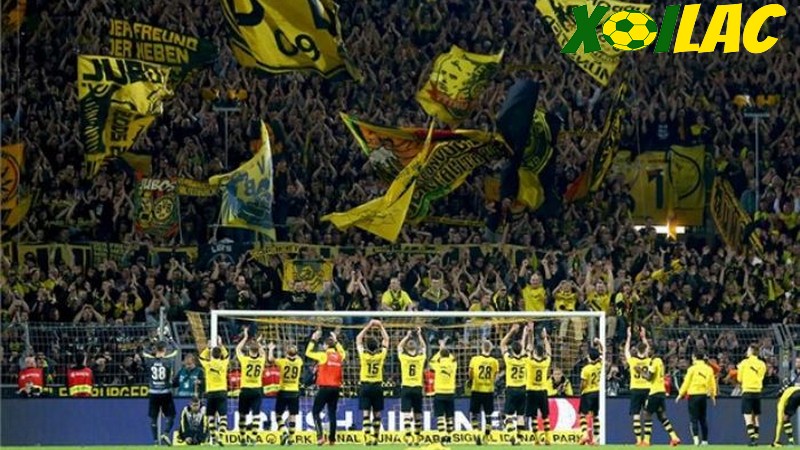 Sân thi đấu Signal Iduna Park của Dortmund Sân thi đấu Signal Iduna Park của Dortmund